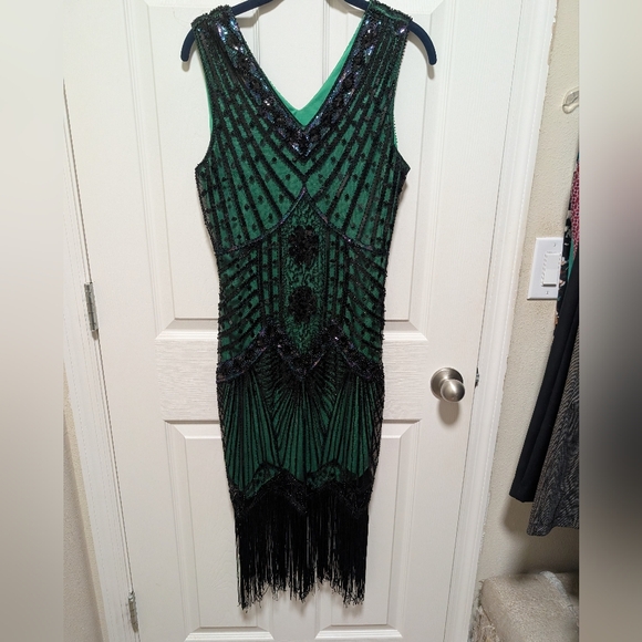 Dresses & Skirts - Green Beaded Fringe V-Neck Cocktail Dress